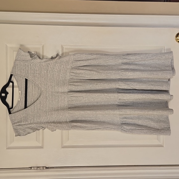 Flowy dress - Picture 1 of 6